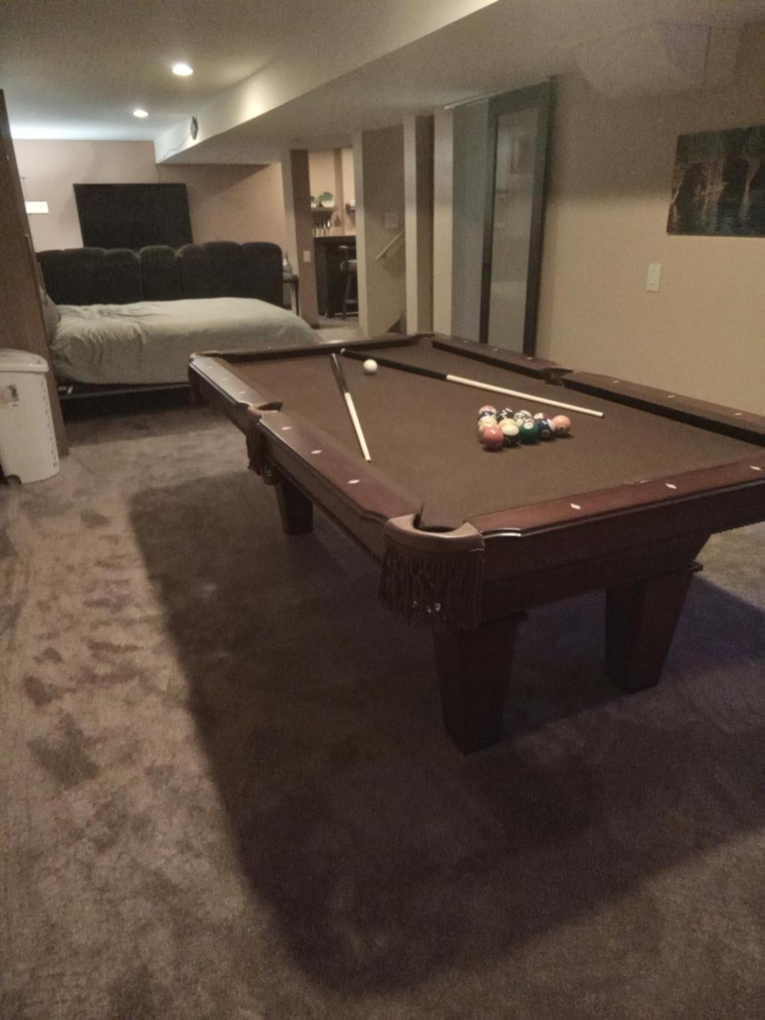 Super Suite With Sauna, Pool Table And Arcade Game Lansing Luaran gambar